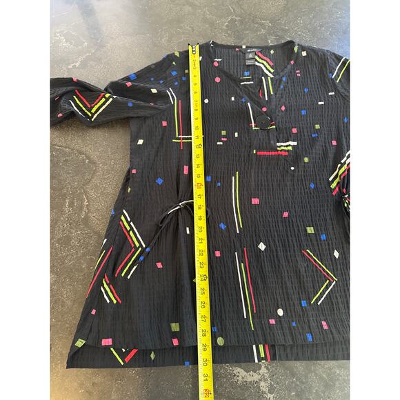 Ali Miles Black Multicolor Geometric Popover Crinkle Blouse Top size 1X - Picture 10 of 12